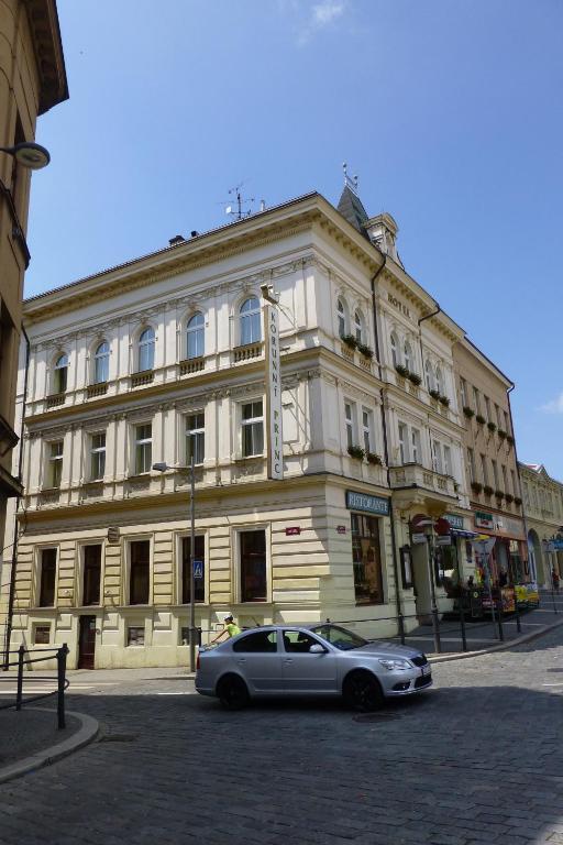 Hotel Korunni Princ Турнов Екстериор снимка