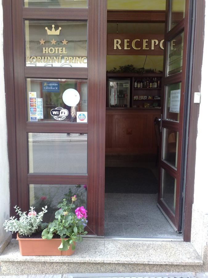 Hotel Korunni Princ Турнов Екстериор снимка